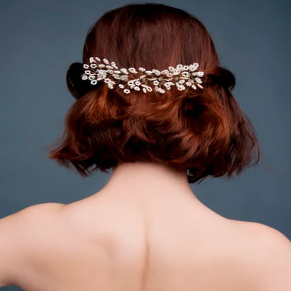 Como usar um acessório com cabelo médio curto?