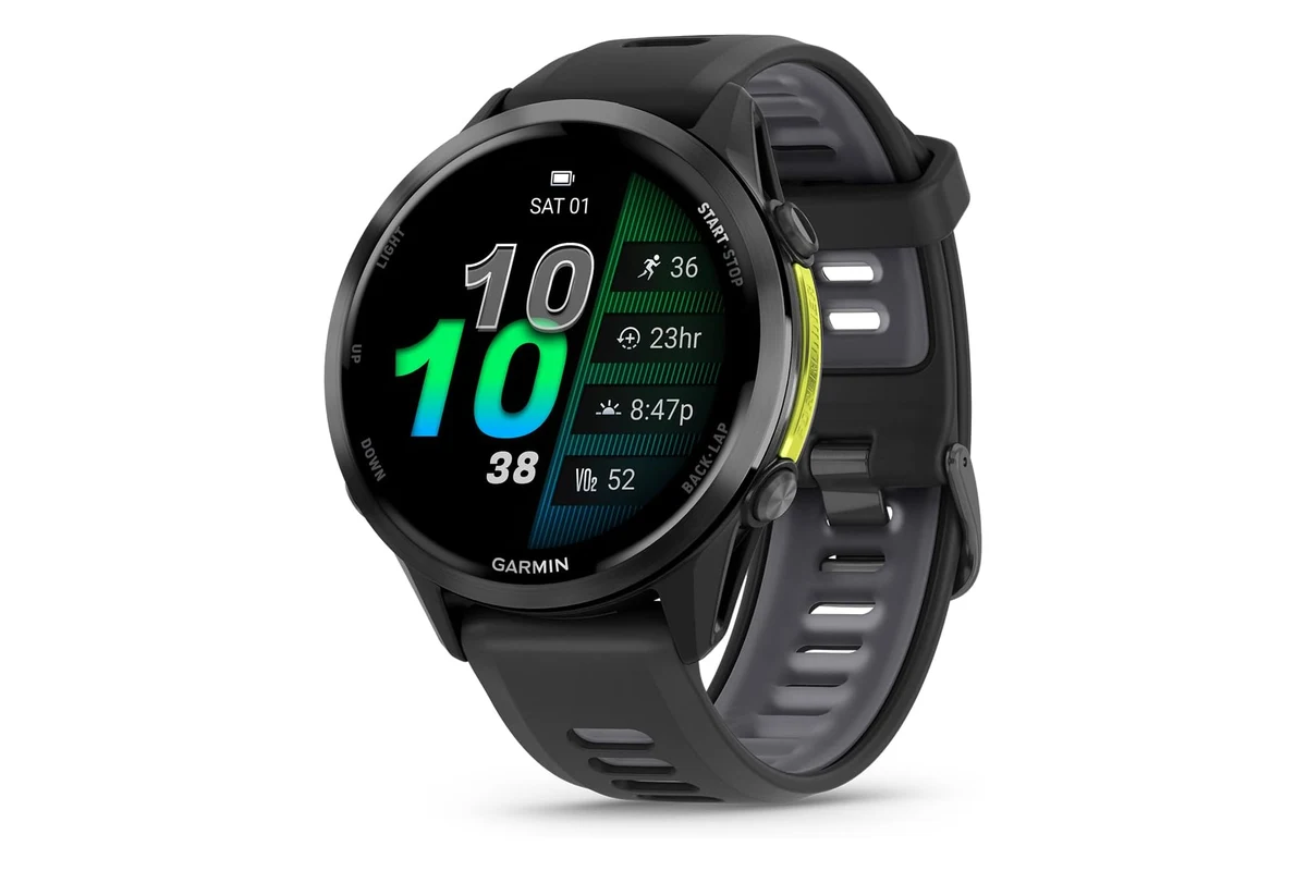 Garmin Forerunner 970 com aro de titânio e ecrã AMOLED de 47 mm